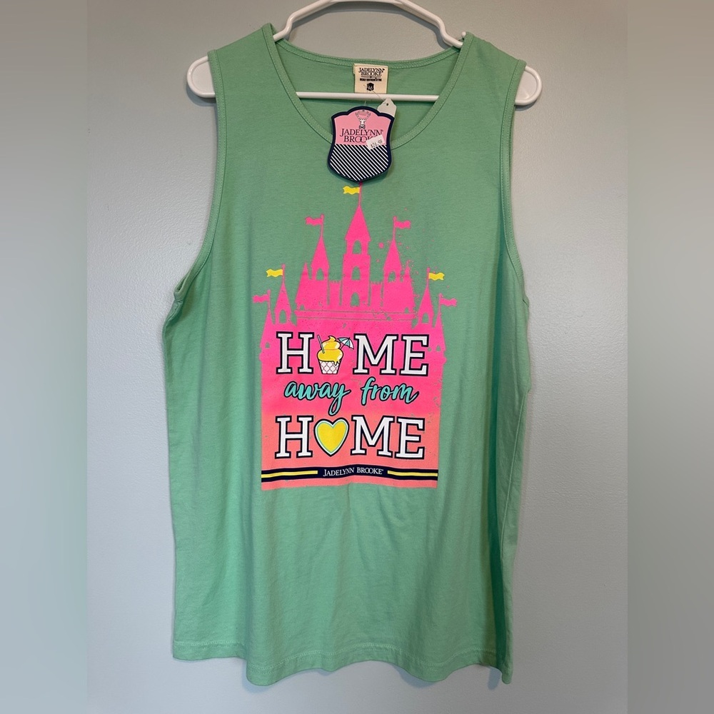 NWT Jadelynn Brooke Mint Tank with Pink Graphic